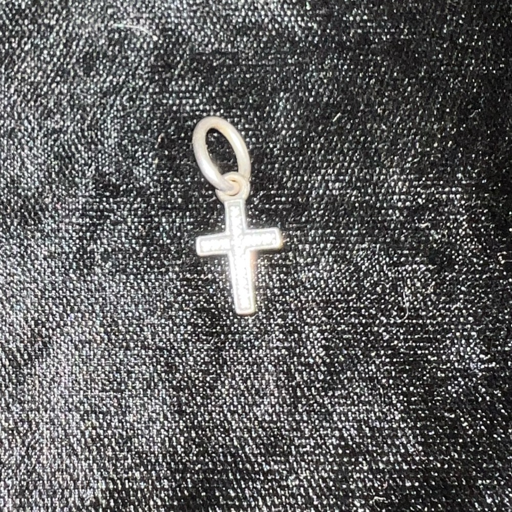 Vintage Pandora Silver Cross with Crystals - Picture 2 of 7